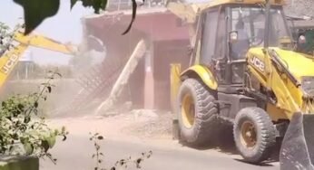प्रेमिका की हत्या करने के मकान पर प्रशासन ने बुलडोजर चलवा दिया
