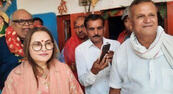 अभिनेत्री जयाप्रदा माँ त्रिपुर सुंदरी मंदिर दर्शन करने पहुंची