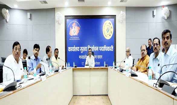 मुख्य निर्वाचन पदाधिकारी ने मान्यता प्राप्त राष्ट्रीय राजनीतिक दलों के साथ की बैठक
