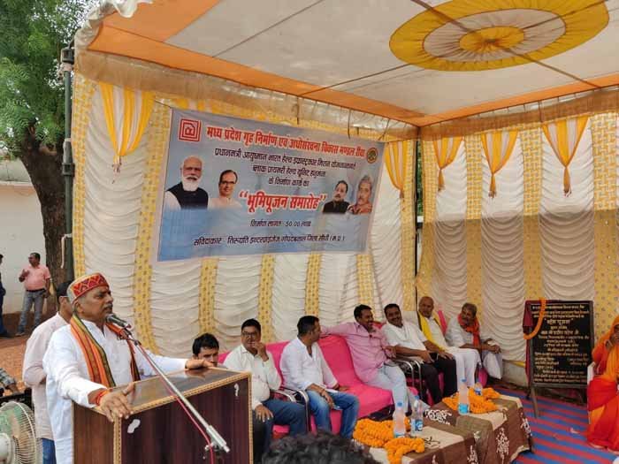 विधायक ने हनुमना में विकासखण्ड प्राथमिक स्वास्थ्य केन्द्र का किया भूमिपूजन