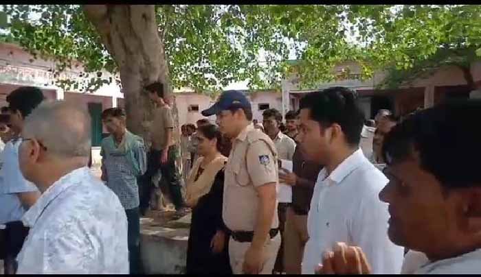 टीकमगढ़ कलेक्टर ने बम्होरी मतदाता जागरूकता अभियान के तहत किया गया निरीक्षण