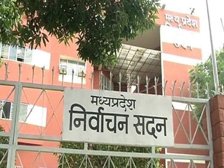 मुख्य निर्वाचन पदाधिकारी ने पुलिस अफसरों को वाहन, वायरलेस सेट, सेटेलाइट फोन समेत अन्य डिमांड समय पर देने के निर्देश पुलिस अफसरों को