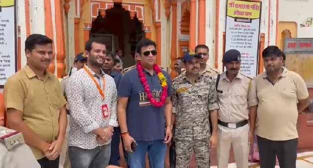 भोजपुरी फिल्म अभिनेता व सांसद रवि किशन आये ओरछा