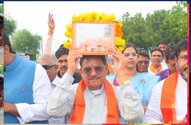 संत शिरोमणि गुरूदेव रविदास जी की समरसता यात्रा का केबिनेट मंत्री पटेल ने चरण पादुका का पूजन कर किया स्वागत