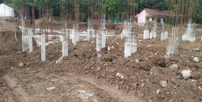 सीएम राइज स्कूल निर्माण में बच्चों के भविष्य से खिलवाड़