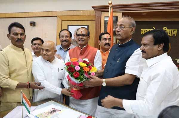 आदिवासी अत्याचार मुद्दे पर पर कांग्रेस ने किया हंगामा, सदन की कार्यवाही कल तक के लिए स्थगित