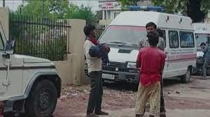 मासूम की मौत के बाद परिवार को नहीं मिला शव वाहन, सिविल सर्जन ने कराई एंबुलेंस की व्यवस्था