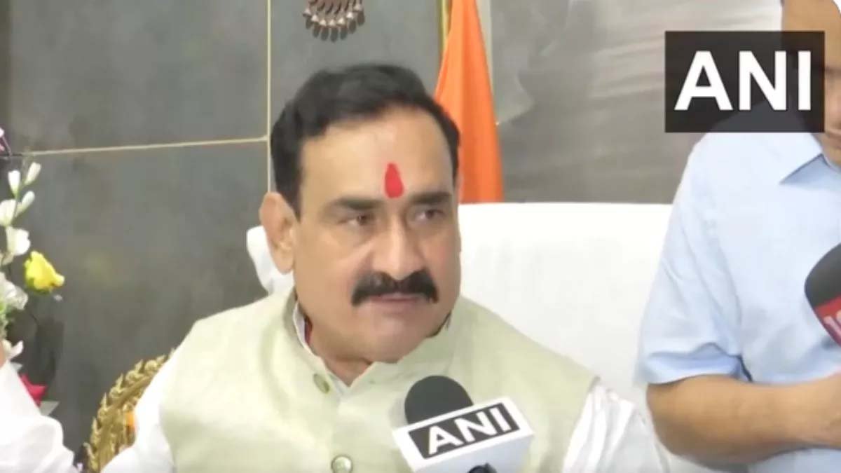 सीधी पेशाब कांड का आरोपी गिरफ्तार, नरोत्तम मिश्र बोले- अतिक्रमण पर होगी बुलडोजर की कार्रवाई