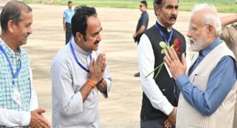 प्रधानमंत्री श्री नरेन्द्र मोदी को खजुराहो विमानतल पर दी गई भावभीनी विदाई