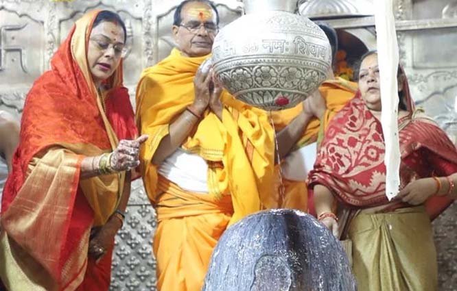 बारिश की प्रार्थना स्वीकार, शिवराज ने महाकाल के दरबार में किया पूजन