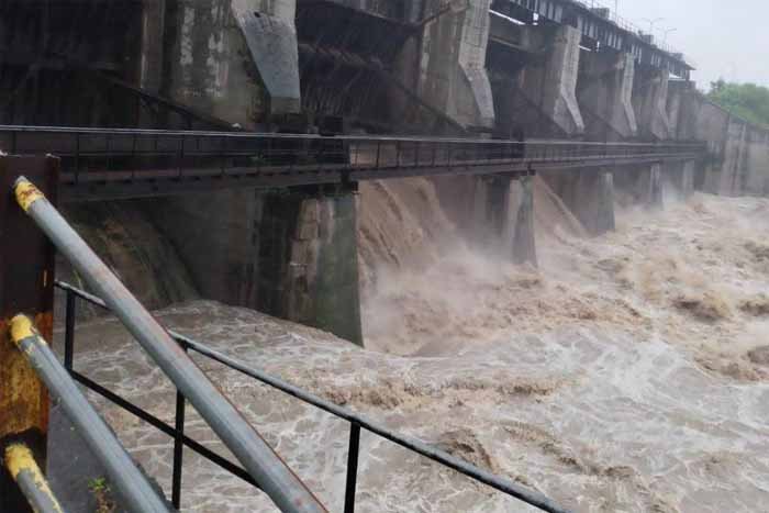 यशवंत सागर हुआ ओवरफ्लो, खोले गए सही 6 गेट