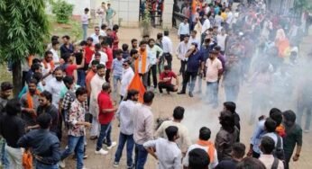 विश्वविद्यालय परिसर में गणेश प्रतिमा स्थापित करने से इंकार पर छात्र भड़के, चीफ वार्डन का पुतला फूंका