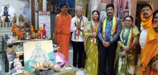 आचार्य विद्यासागर जी का अवतरण दिवस आहू पार्श्वनाथ मे मना व विश्व मे शान्ति हेतु हवन हुआ