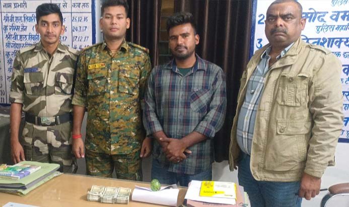 चौकी कनेरा नाका थाना बम्होरी कला पुलिस ने किए 3,29,500/- रुपये जप्त