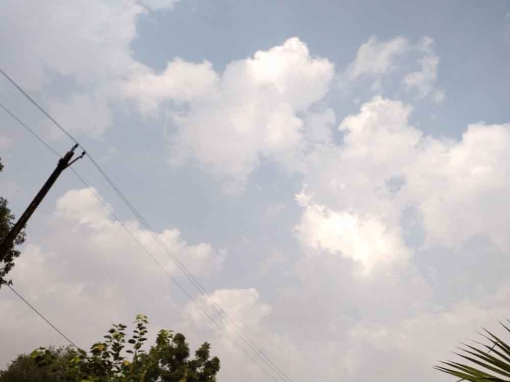 Weather News: ‘मिचोंग’ तूफान के असर से छाए बादल, तीन दिन बाद बढ़ेगी सर्दी