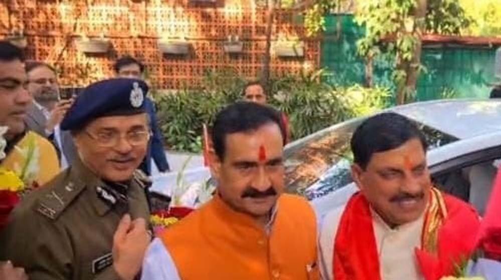 नरोत्तम मिश्रा से मिलने पहुंचे मोहन यादव