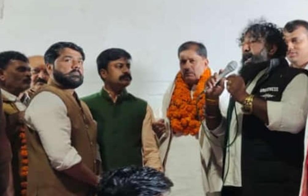 विधायक नरेंद्र सिंह कुशवाहा का नेहरू नगर पर युवा नेताओं द्वारा स्वागत