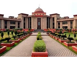 CG : 25 छात्रों की हथेली पर डाली गर्म तेल, कोर्ट ने दिए दोषियों के खिलाफ सख्त कार्रवाई के निर्देश