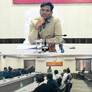 CG : कलेक्टर ने ली जल जीवन मिशन एवं खाद्य विभाग की समीक्षा बैठक