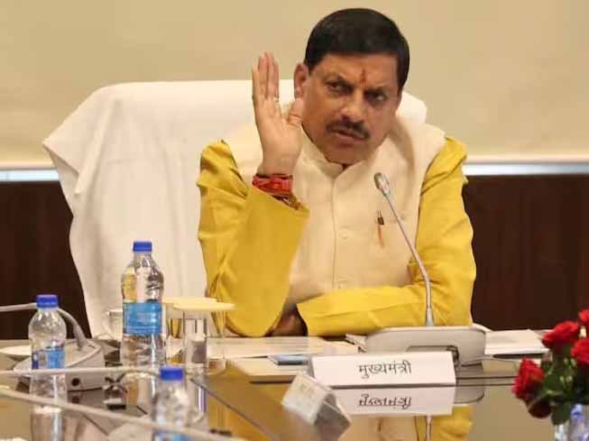 दो दिन बाद दिल्ली से लौटे सीएम डॉ. मोहन यादव उर राणा से चर्चा कर खंडवा रवाना