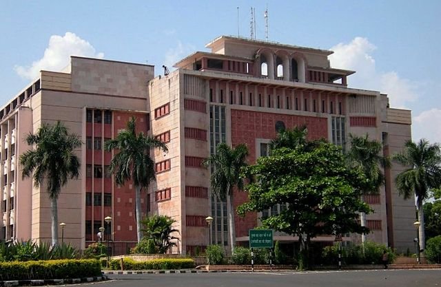 आईएएस अफसरों के तबादलों के लिए राणा-सुलेमान की मंजूरी जरूरी