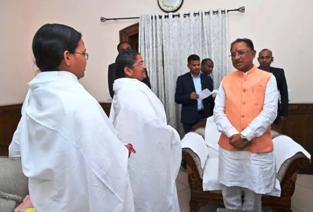 CG : मुख्यमंत्री विष्णु देव साय से प्रजापिता ब्रह्माकुमारी ईश्वरीय विश्वविद्यालय की बहनों ने की मुलाकात