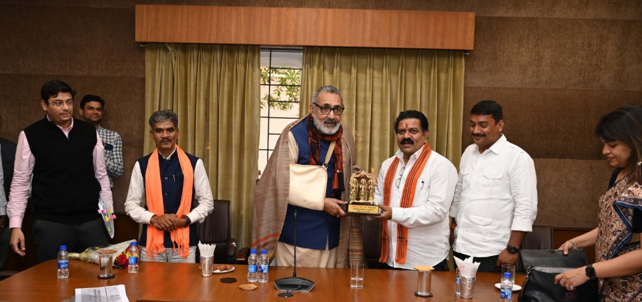 रायपुर : छत्तीसगढ़ की आर्थिक तरक्की में महिलाओं की भागीदारी बढ़ाने की जरूरत : केन्द्रीय मंत्री श्री गिरिराज सिंह
