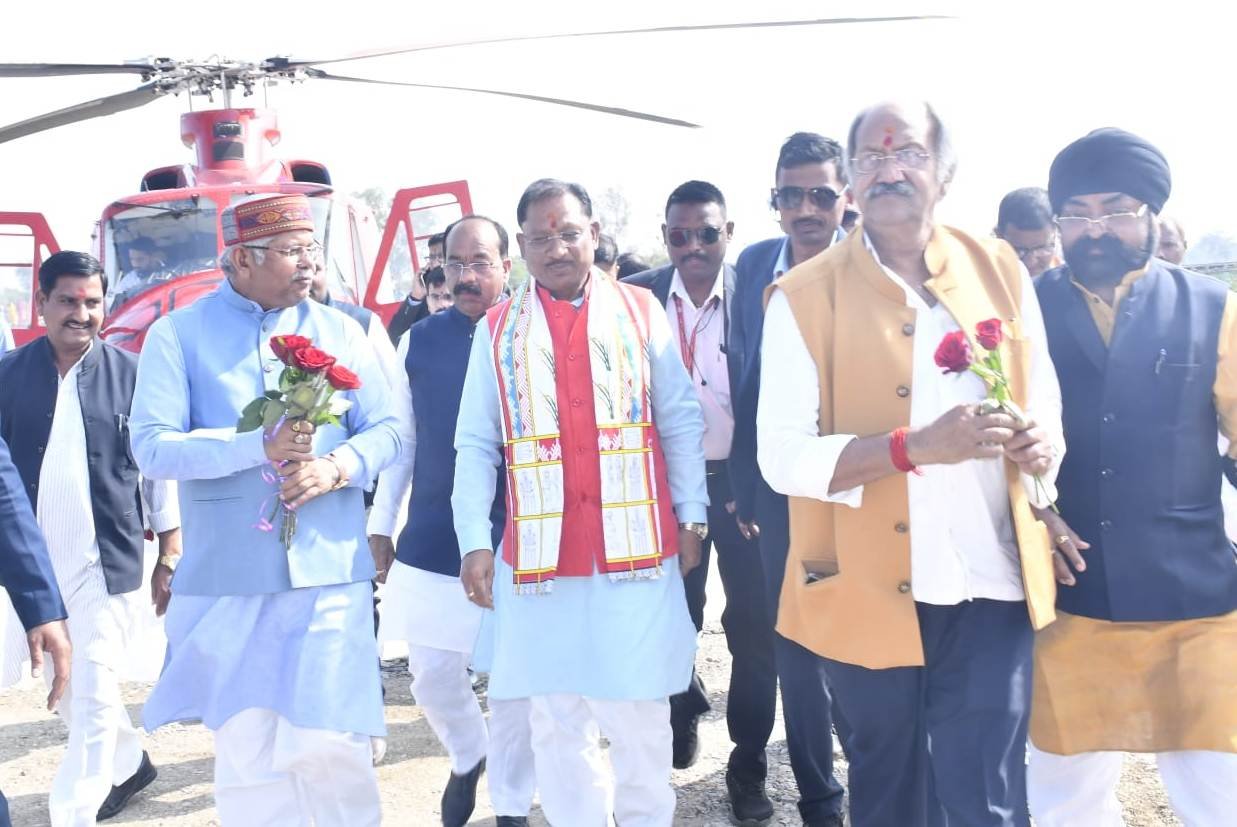 रायपुर : मुख्यमंत्री विष्णुदेव साय आज मुंगेली जिले के पथरिया में छत्तीसगढ राज्य लोधी समाज के नवनिर्वाचित सामाजिक पदाधिकारियों के शपथग्रहण कार्यक्रम में शामिल हुए