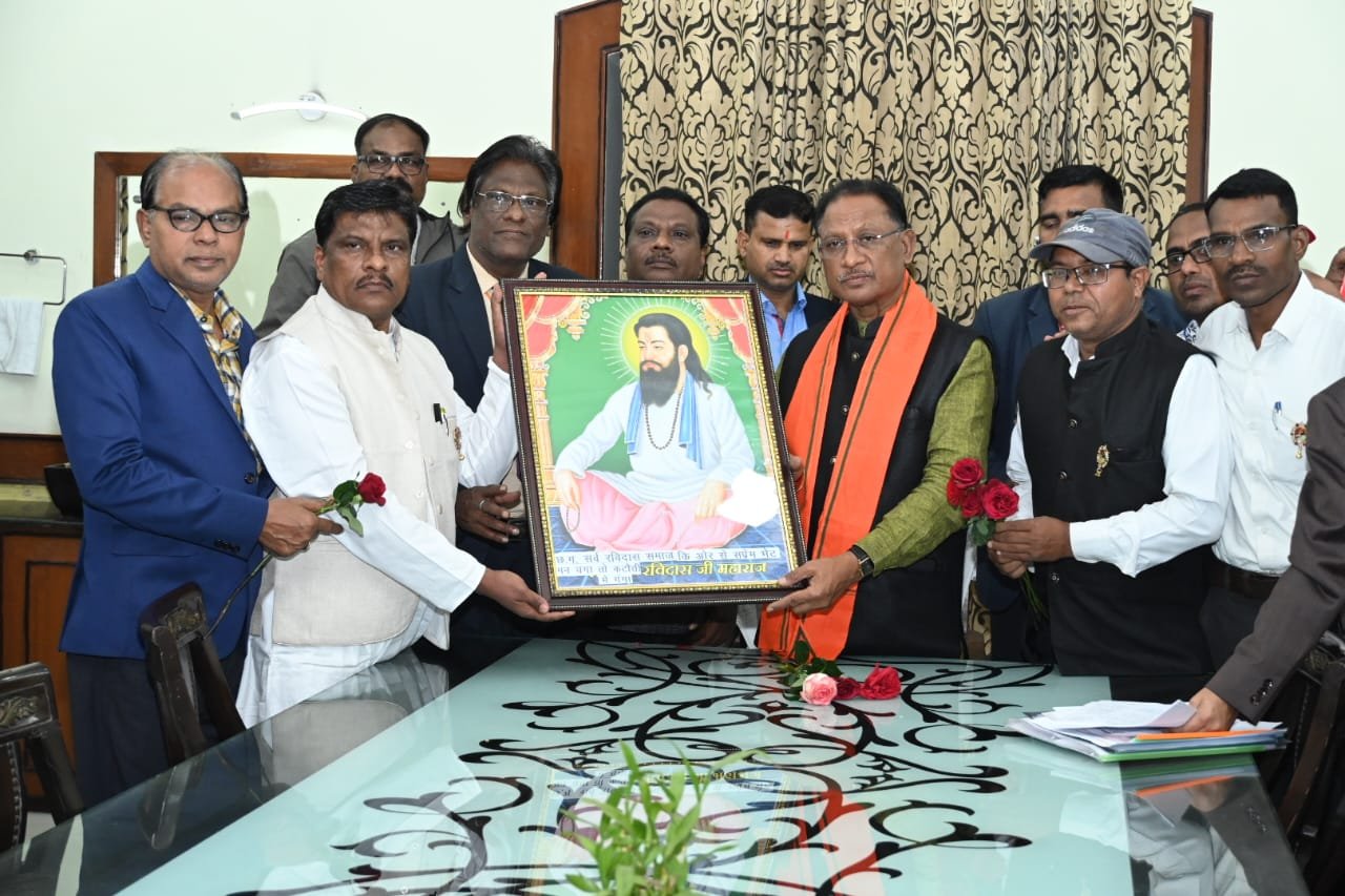 रायपुर : छत्तीसगढ़ सर्व रविदास समाज के प्रतिनिधिमंडल ने मुख्यमंत्री से की सौजन्य मुलाकात