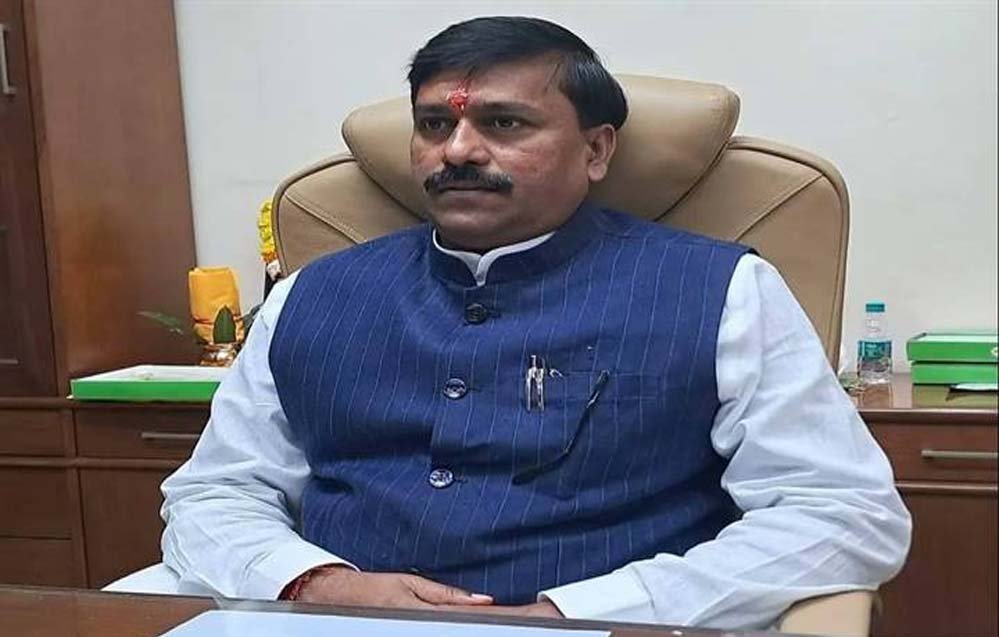 समस्याओं का निराकरण तय समय-सीमा में करें : संस्कृति मंत्री लोधी