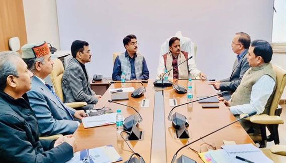 उप मुख्यमंत्री राजेंद्र शुक्ल से राज्यमंत्री पटेल ने सौजन्य भेंट की
