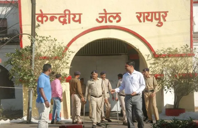 CG : कारोबारी सुनील अग्रवाल को वीआईपी सुविधा दे रहे रायपुर जेल के अधिकारी, ED ने कोर्ट को बताया