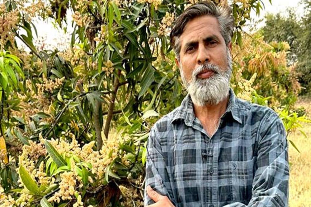 आम के बागीचे से लखपति बने किसान युवराज सिंह