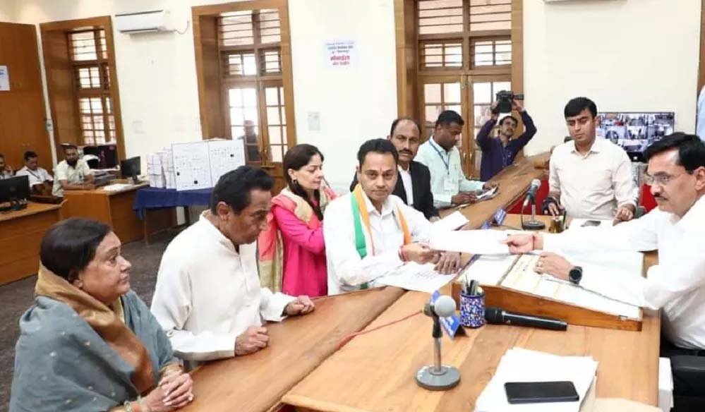 CM कमलनाथ के बेटे नकुलनाथ ने लोकसभा चुनाव के लिए नामांकन किया दाखिल