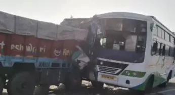 CG : ओवरटेक के दौरान बस और ट्रक में भिड़त, 6 यात्री घायल