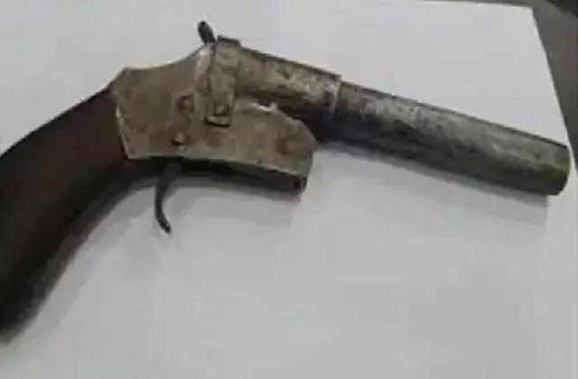 CG : स्कूटी सवार हथियार के साथ गिरफ्तार, चेकिंग के दौरान मिला देसी कट्टा