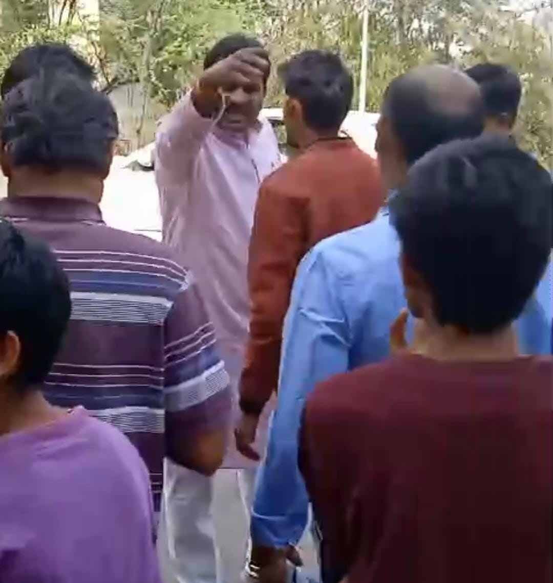 वार्ड 33 के पार्षद का ओम नगर में हुआ विवाद
