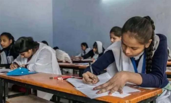 पाँचवी-आठवीं परीक्षा में एक हजार से अधिक केन्द्रों पर प्रश्न पत्रों की हुई स्पॉट प्रिंटिंग