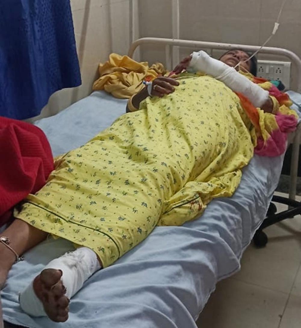 कुबेरेश्वर धाम में चल रहे सात दिवसीय महाशिवपुराण रुद्राक्ष महोत्सव में साउंड सिस्टम गिरने से बुर्जुग महिला सहित पांच घायल
