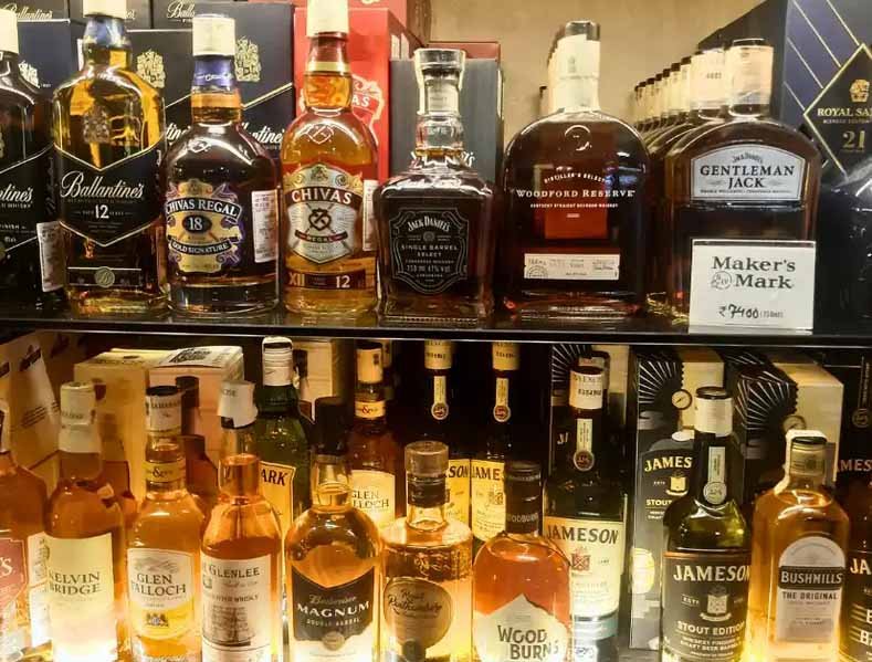 7 जिलों में नहीं उठा शराब दुकानों का एक भी ठेका
