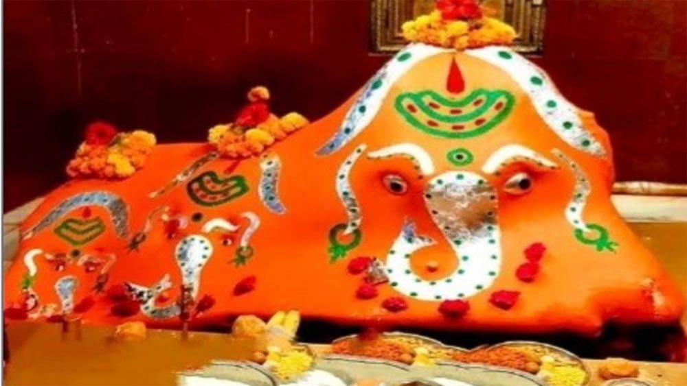 उज्जियनी के षडविनायक में से एक प्रसिद्ध चिंतामन गणेश के आंगन में चैत्र महोत्सव की तैयारी शुरू