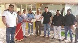 CG : ट्रक ट्रेलर ट्रांसपोर्टर एसोसिएशन ने ड्राइवर की बहन व बेटी की शादी के लिए दिए सहयोग राशि