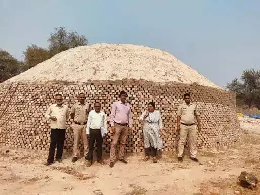 CG : सरकार की जमीन पर ईंट भट्‌ठा चला रहे थे ठेकेदार, सील की कार्रवाई
