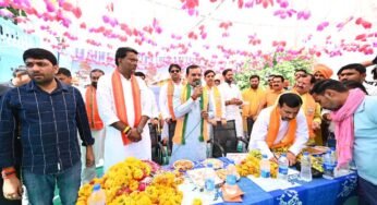 भाजपा के खजुराहो सांसद विष्णुदत्त शर्मा ने चंदला विधानसभा के विभिन्न ग्रामों में जनसंपर्क, नुक्कड़ सभाओं को किया संबोधित
