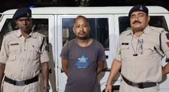 CG : ब्रेजा कार से मिली 8 लाख 20 हजार का अवैध कैश जब्त