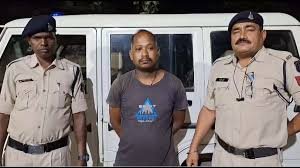 CG : ब्रेजा कार से मिली 8 लाख 20 हजार का अवैध कैश जब्त