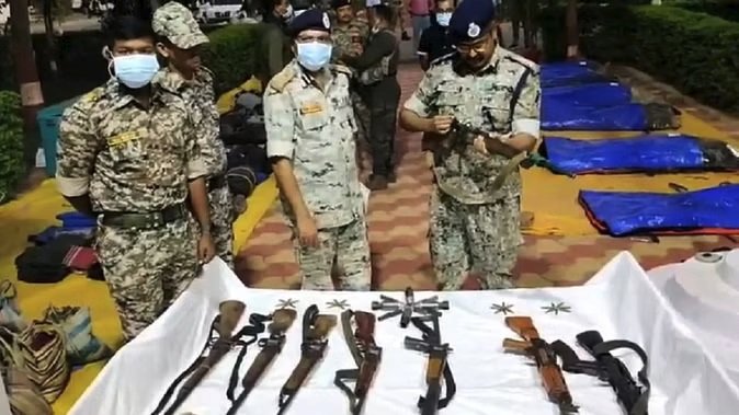 CG : नारायणपुर एनकाउंटर में मारे गए 10 में से 8 नक्सलियों की शिनाख्त