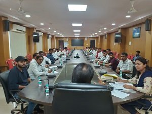 CG : ग्रीष्मकालीन खेल प्रशिक्षण शिविर को लेकर कलेक्टर की अध्यक्षता में बैठक
