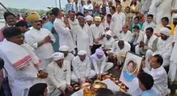 माधवी राजे सिंधिया के अस्थि कलश का रामघाट पर हुआ विसर्जन