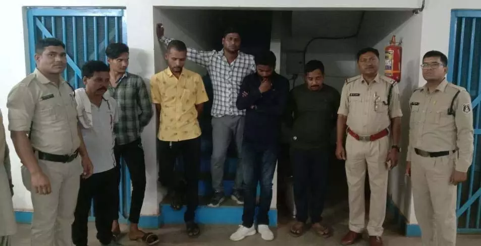 CG : पोल्ट्री फार्म के पास जुए फंड का खुलासा, 6 जुआरी गिरफ्तार